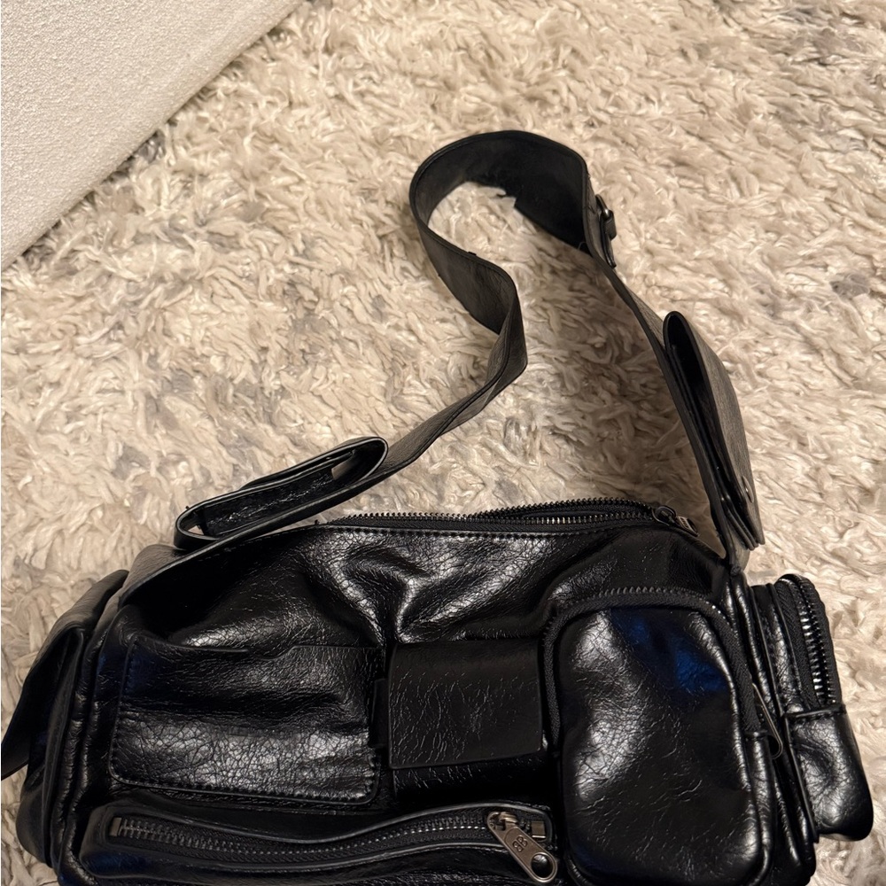 Black Leather Utility Bag - Picture 12 of 15